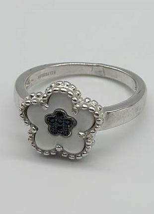 Серебряное кольцо в стиле "van cleef и arpels" со вставкой фианит/перламутр, размер 15,5, вес: 3.2 г