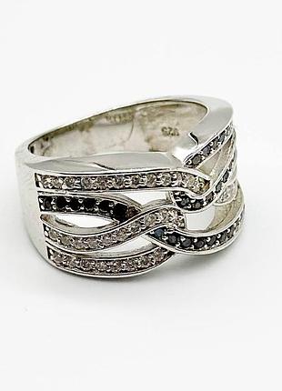 Серебряное кольцо со вставкой фианит/оникс, размер 17,0, вес: 5.9 г