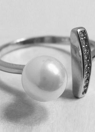 Серебряное кольцо со вставкой фианит/sea shell pearl, размер 17,0, вес: 1.9 г