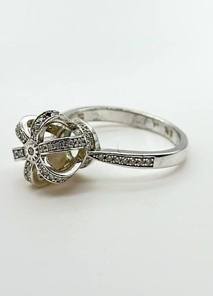 Серебряное кольцо со вставкой жемчужина/фианит, размер 17,5, вес: 3.8 г