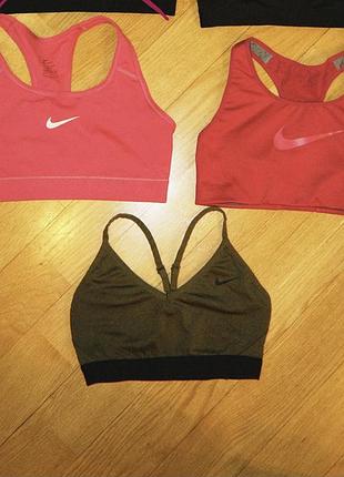 Спортивний топ nike