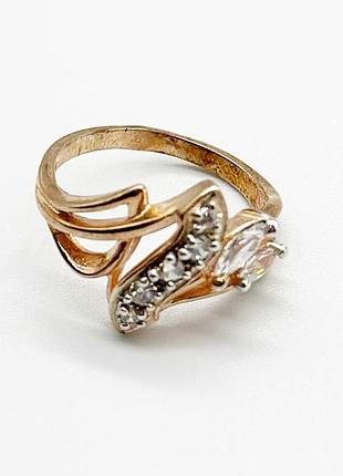 Серебряное кольцо с фианитами, размер 17,0, вес: 2.6 г