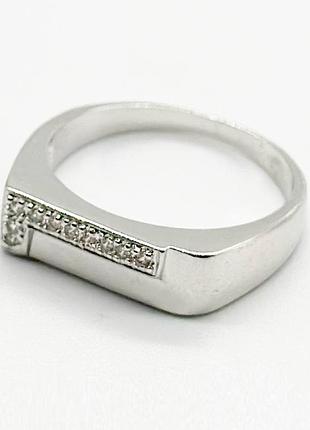 Серебряное кольцо со вставкой фианит, размер 18,5, вес: 3.8 г
