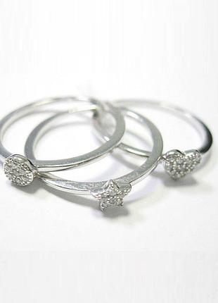 Серебряное кольцо с фианитами, размер 16,0, вес: 3.3 г