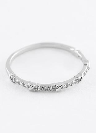Серебряное кольцо тонкое в белых фианитах, размер 18,0, вес: 0.9 г