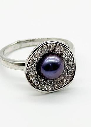 Серебряное кольцо со вставкой жемчужина/фианит, размер 18,0, вес: 4.8 г