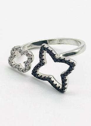 Серебряное кольцо в стиле "van cleef и arpels" с фианитами, размер 18,5, вес: 2.3 г