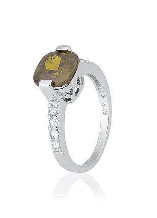 Серебряное кольцо с бледно-зелеными фианитами, размер 18,0, вес: 3.2 г