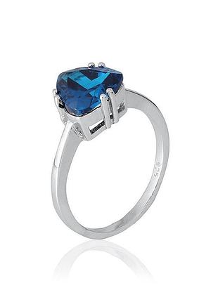 Серебряное кольцо с голубыми фианитами, размер 17,0, вес: 2.8 г