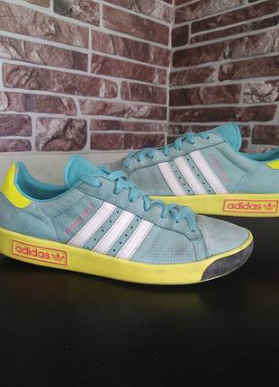 Продаю кросовки  adidas forest hills