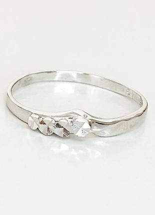 Серебряное кольцо, размер 15,0, вес: 0.8 г