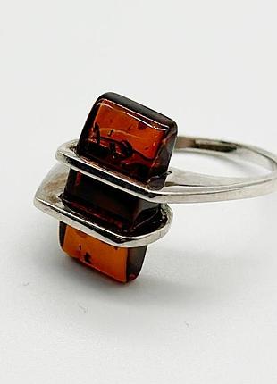 Серебряное кольцо со вставкой янтарь