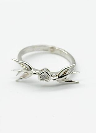 Серебряное кольцо со вставкой swarovski zirconia, размер 17,0, вес: 2.1 г