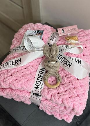 Подарочный набор "sweet bunny" с плюшевым пледом ручной работы и бежевым зайцем-грызунцем 85х85 см розовый цвет