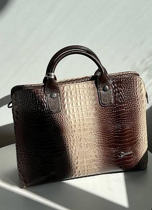 Женская сумка-портфель натуральная кожа коричневый с бежевым градиент кроко desisan турция