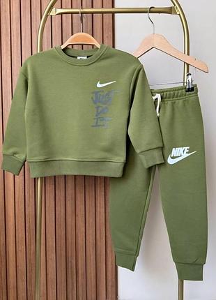 Спортивний костюм nike тринитка з принтом 98-104 хакі