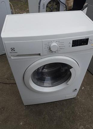 Уживані запчастини на пральну машину electrolux ewm1042ndu . розбирання пральної машини electrolux ewm1042ndu. electrolux