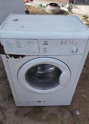 Б/у разборка стиральной машины indesit wisn101 . запчасти на стиральную машину indesit wisn101 . indesit wisn101 по запчастям