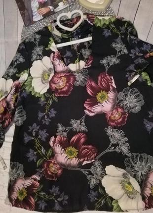 Чёрная блузка в цветочек с чекером в цветочный принт рукава фонариком2 фото