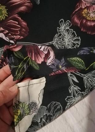 Чёрная блузка в цветочек с чекером в цветочный принт рукава фонариком5 фото