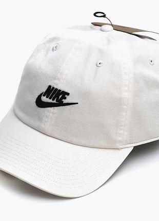 Кепка чоловіча nike curved visor cap white fb5368-100