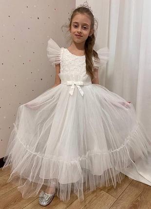 Нова біла сукня для дівчинки , пишна сукня на випускний