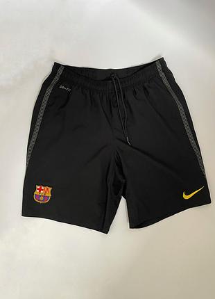 Чоловічі шорти nike, в ідеальному стані