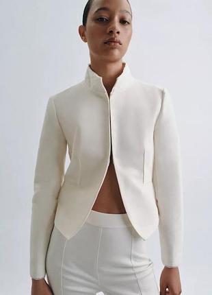 Блейзер жіночий бежевий приталений zara new