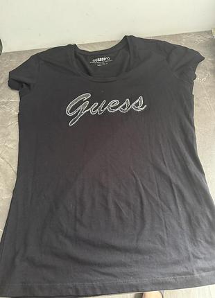 Чорна футболка guess