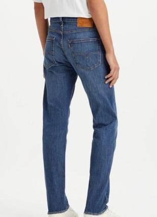 Синие джинсы levis
