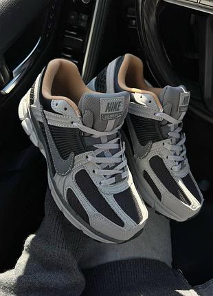 Женские кроссовки nike zoom vomero 5 grey найк серого цвета