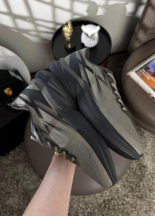 Nike renew khaki black 8