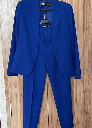 Брючний костюм zara синього кольору  піджак з підплічниками, р. 38 брюки р. 36