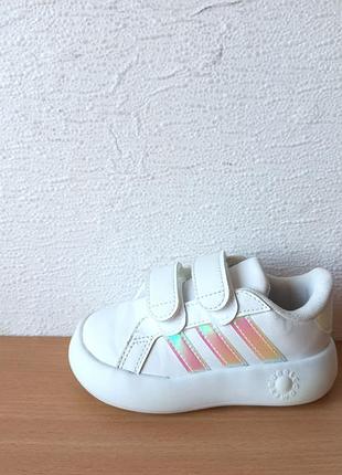 Отличные кроссовки adidas 23 р. стелька 14,2 см