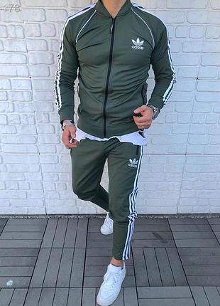 Мужской спортивный костюм