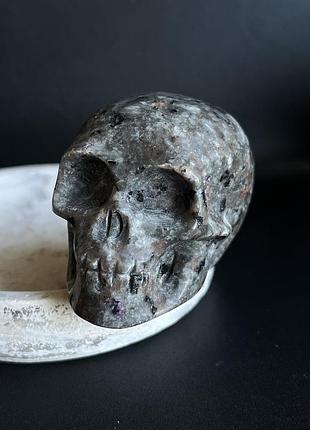 Йооперлит «череп» з натурального каменю фігурка череп з йооперліту .