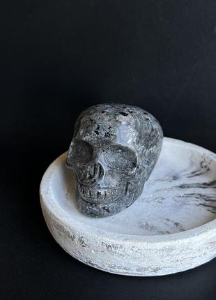 Йооперлит «череп» з натурального каменю фігурка череп з йооперліту .