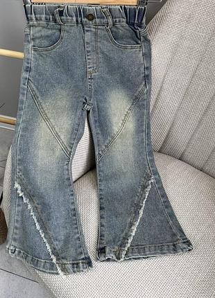 Джинси кльош на дівчинку