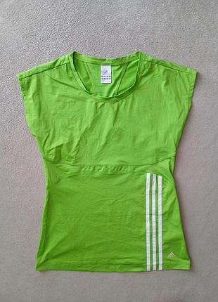 Брендовая женская футболка adidas.