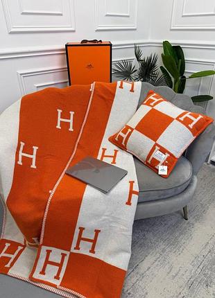 Плед та подушка hermes 5