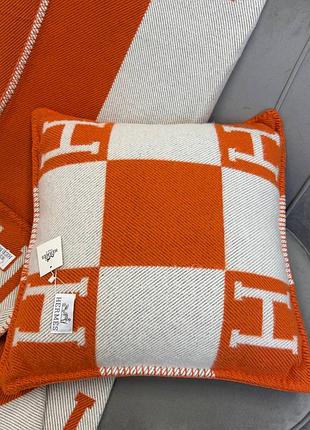Плед та подушка hermes 7