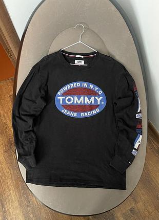 Чорний виварений лонгслів tommy hilfiger з принтом black washed longsleeve