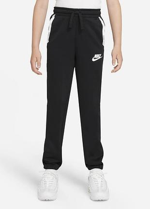 Спортивные штаны nike. черные спортивные штаны nike на рост 137 -147 см. оригинал