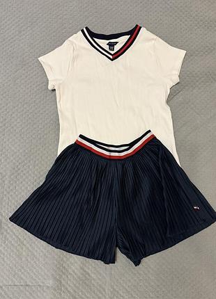 Tommy hilfiger комплект можна до школи юбка-шорти поло