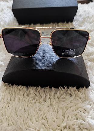 Prada окуляри