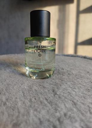 Туалетная вода fresh lychee  marks & spencer.
