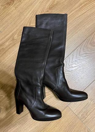Жіночі чоботи з натуральної шкіри massimo dutti б/в в гарному стані