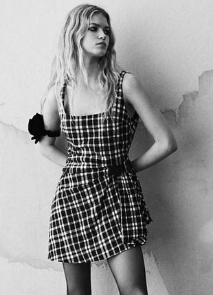 Сукня zara  в клітинку з ремнем , розмірxs