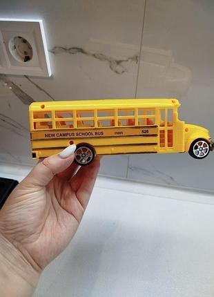 Іграшка автобус 10
