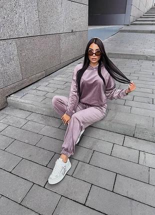 Женский брючный велюровый костюм